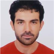 Profesor de Valencia, con perfil técnico y que entiende que el mundo puede apreciarse de una forma pragmática y accesible cuando se mira con el prisma adecuado; y eso es lo que quiere transmitir a los alumn@s, ya sean estudiantes de secundaria o universit